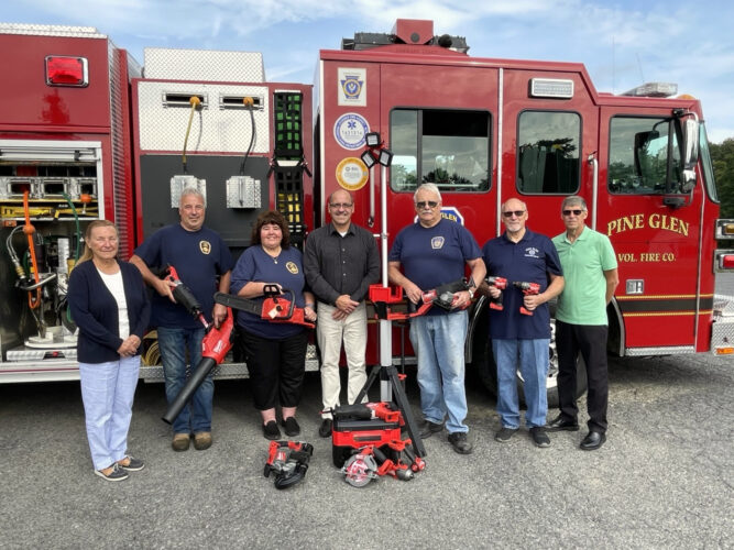Bellefonte Elks donate to fire company